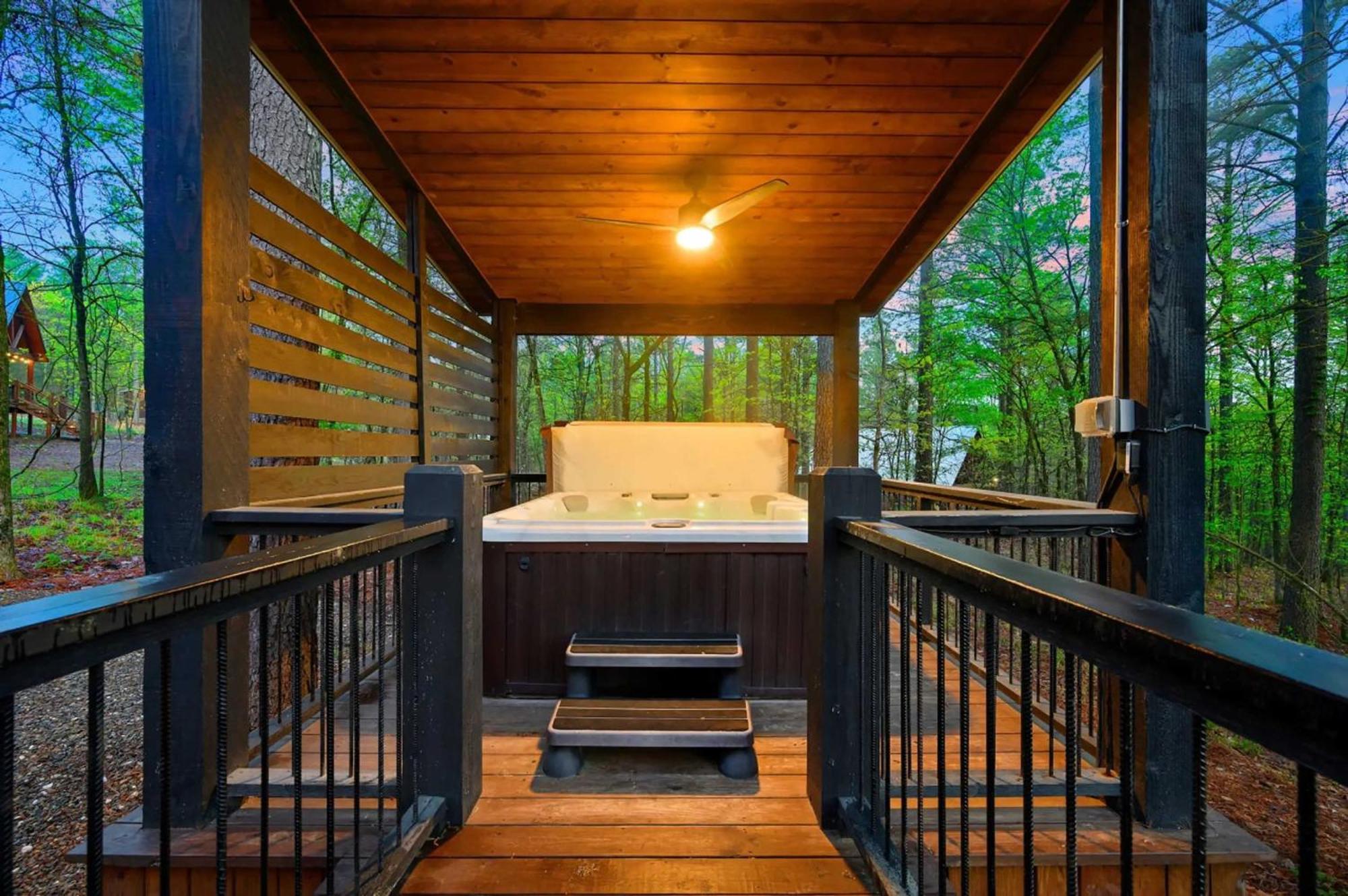 Luxury Cabin In The Woods With Hot Tub And Yard Games! بروكن بو المظهر الخارجي الصورة